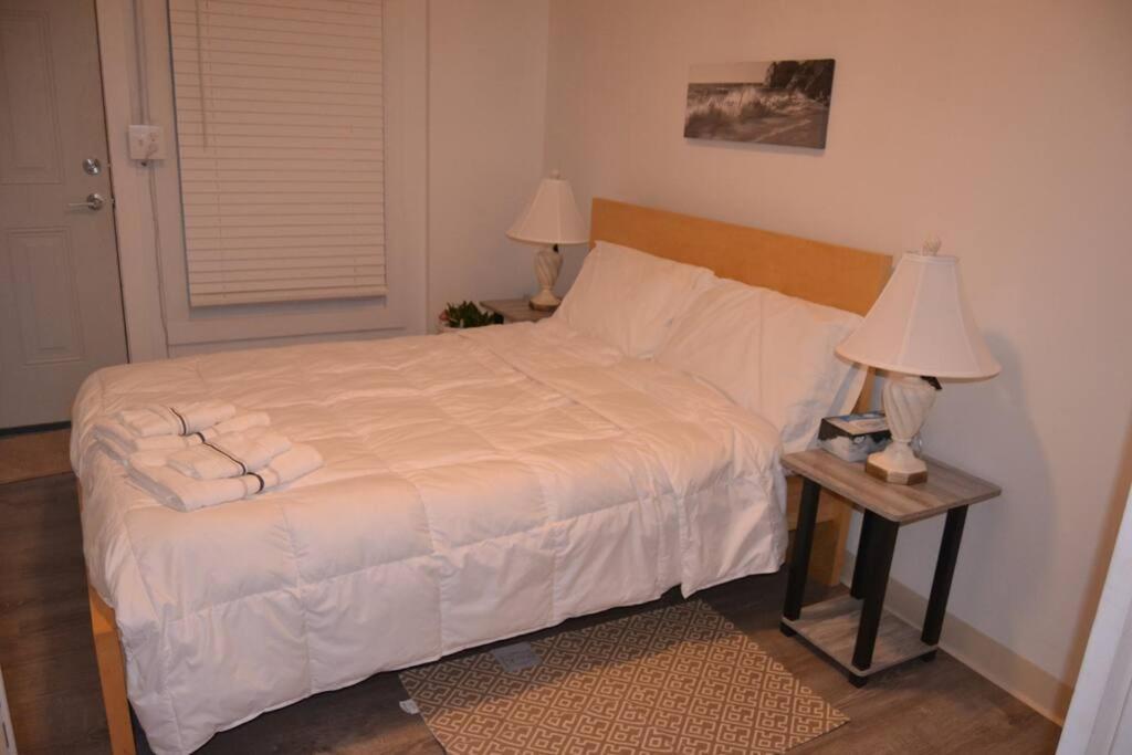 Bright And Cozy Lighthouse Cottage In Greenville Sc Dış mekan fotoğraf